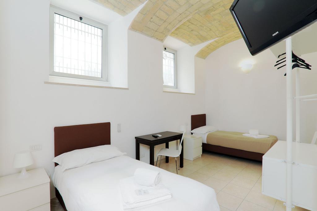Vatican Rooms Guest House Рим Номер фото