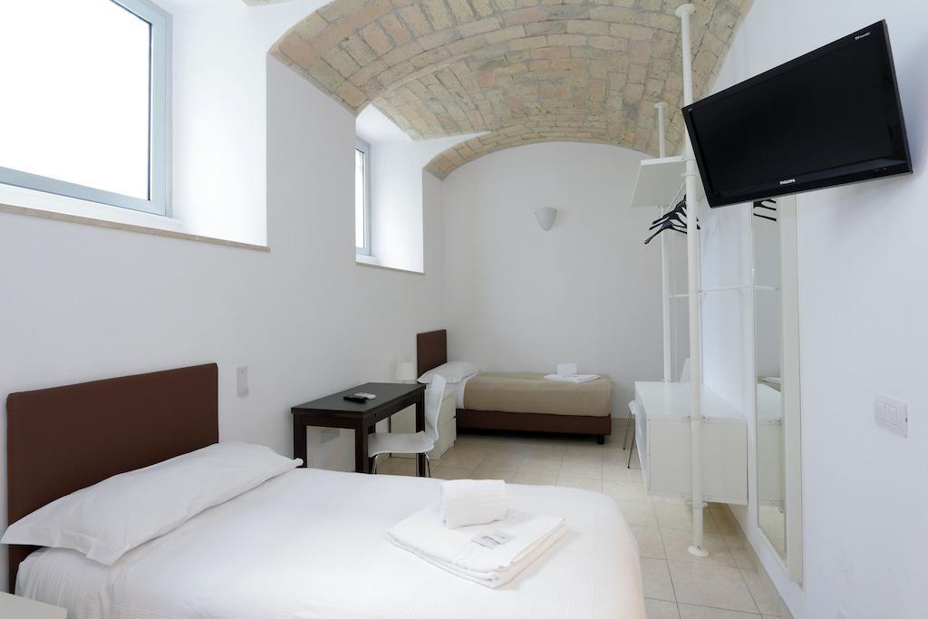Vatican Rooms Guest House Рим Номер фото